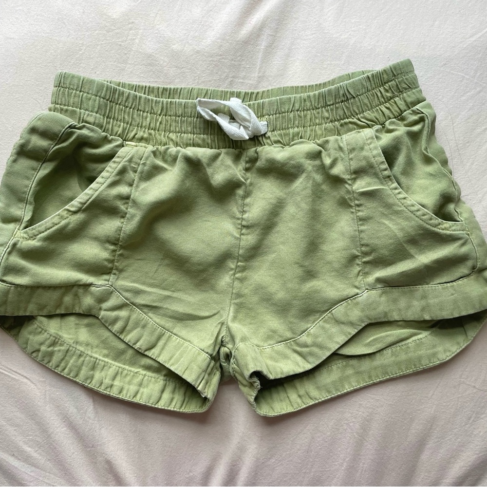 Billabong girls Road Trippin shorts in green size kids M